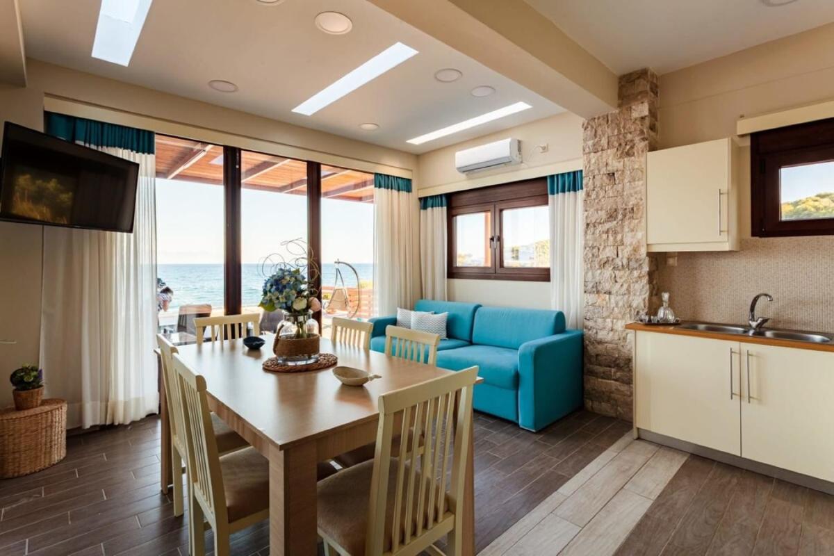 Seaside Summer Bliss - Aurora Luxury Pool Paradise - Housity