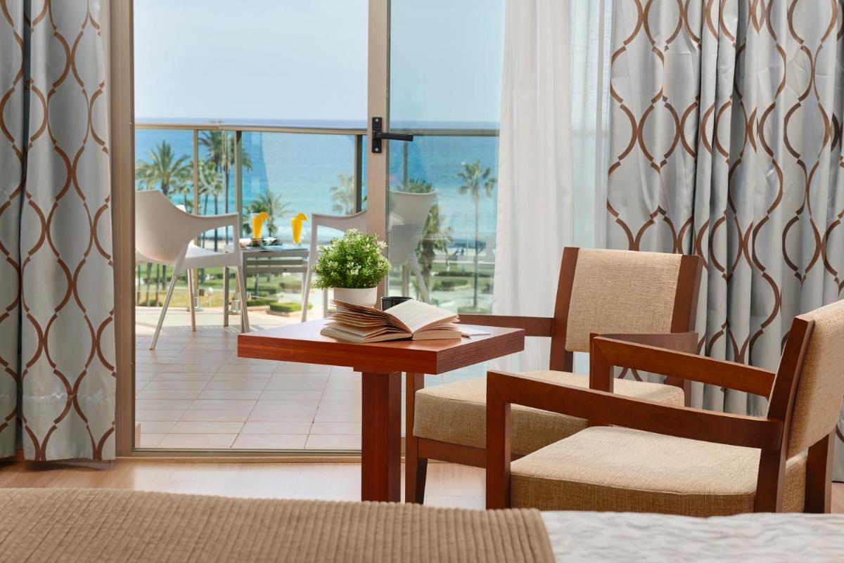 Zona de estar de Hipotels Cala Millor Park