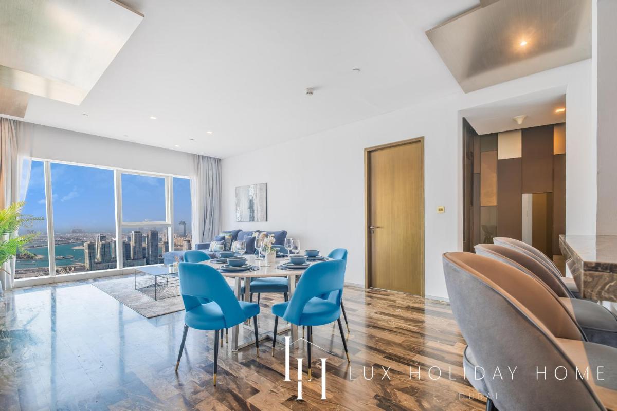 LUX - Lavish Suite with Full Palm Jumeirah View 1 - Housity