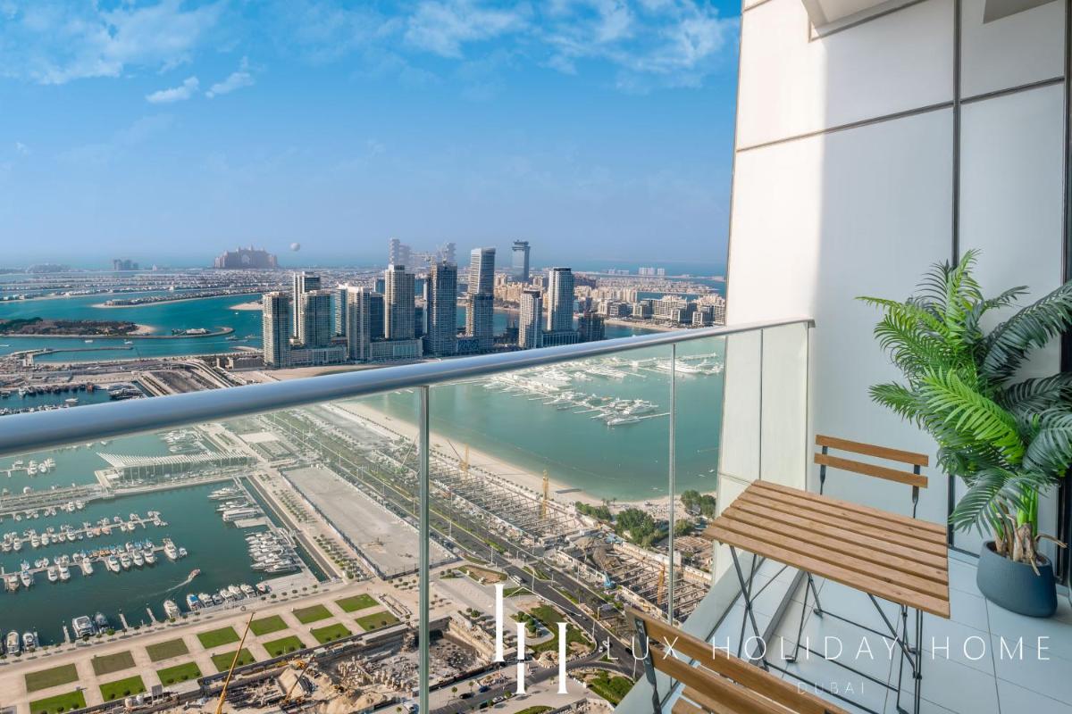 LUX - Lavish Suite with Full Palm Jumeirah View 1 - Housity