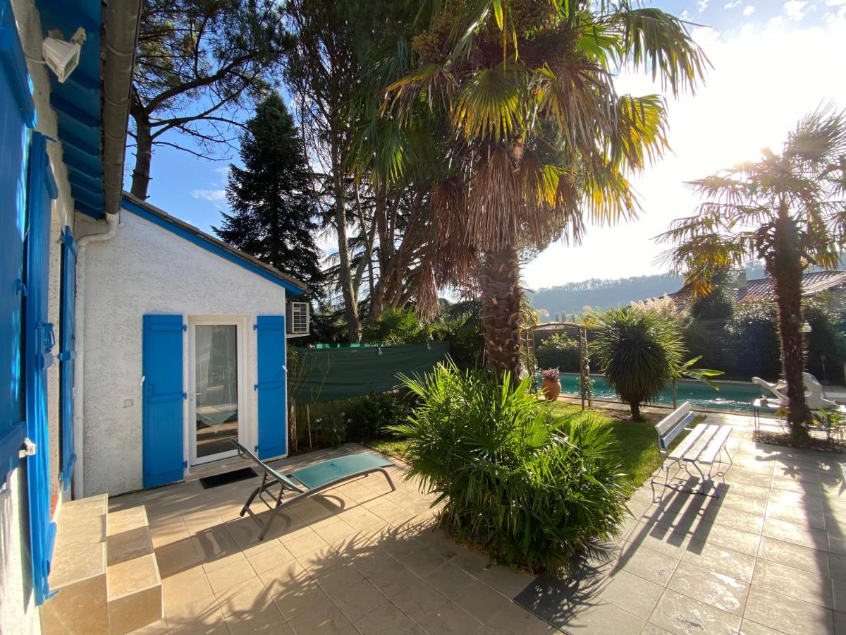 VILLA & JACCUZI-SAUNA-PISCINE-MASSAGES du \"Nirvâna Vivant\" - Housity