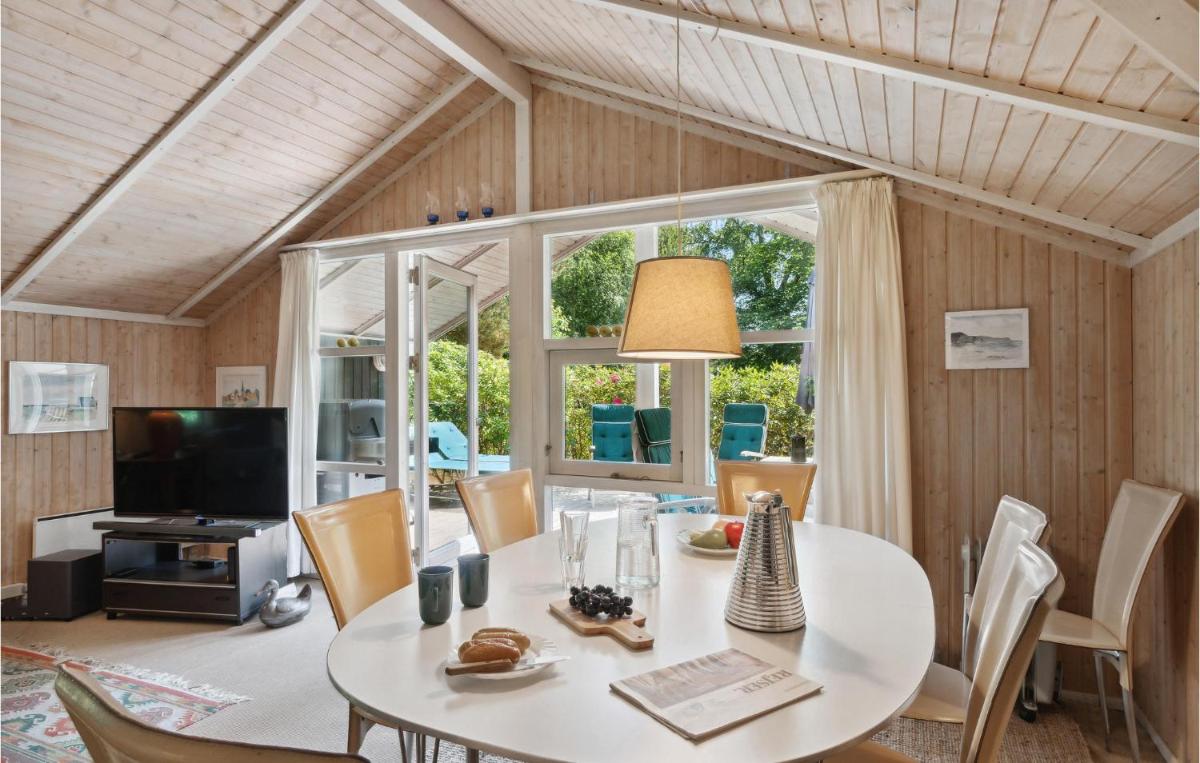 Amazing Home In Hornbæk With Kitchen - Housity