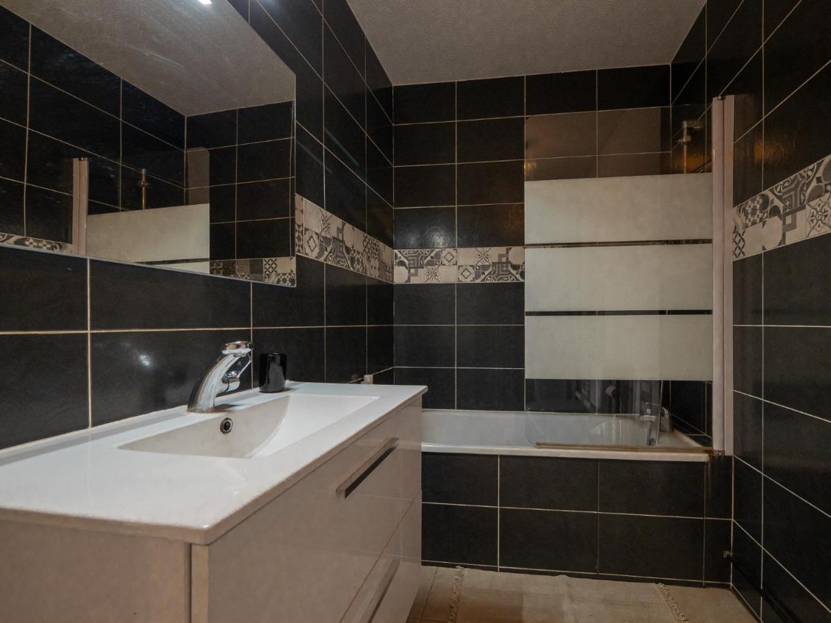Appartement Chaleureux avec 2 grandes chambres - Housity