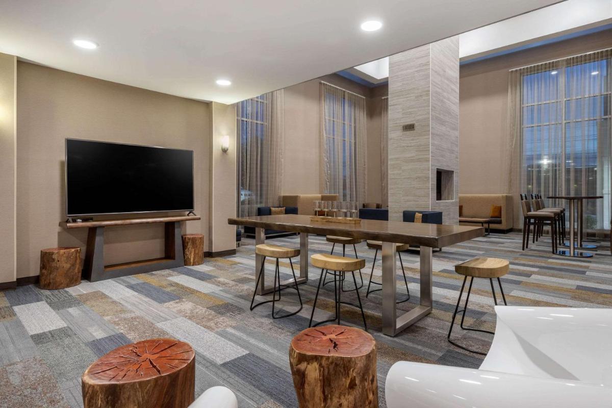 Cambria Hotel West Orange - Housity