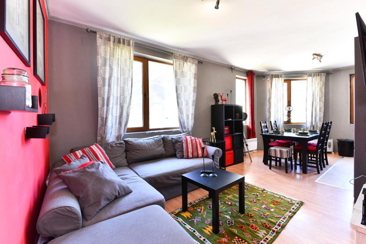 Gondola Flat Number 2 - Housity