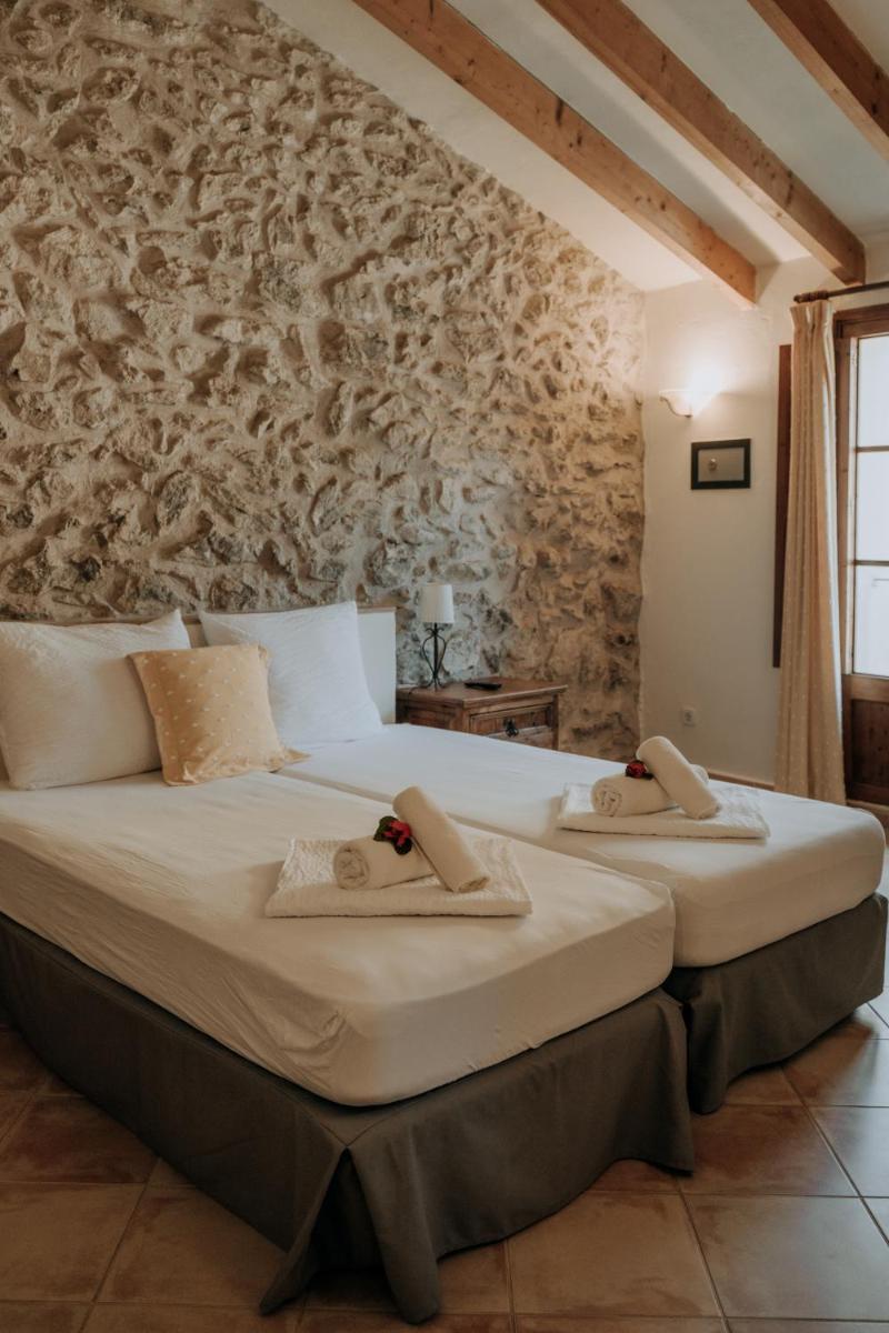 Hotel Rural Nou Dalt Muntanya - Housity