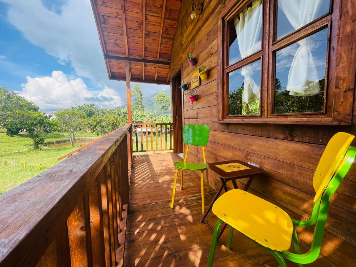 Finca Maracuba Cabañas Limón, Manzana y Níspero - Housity
