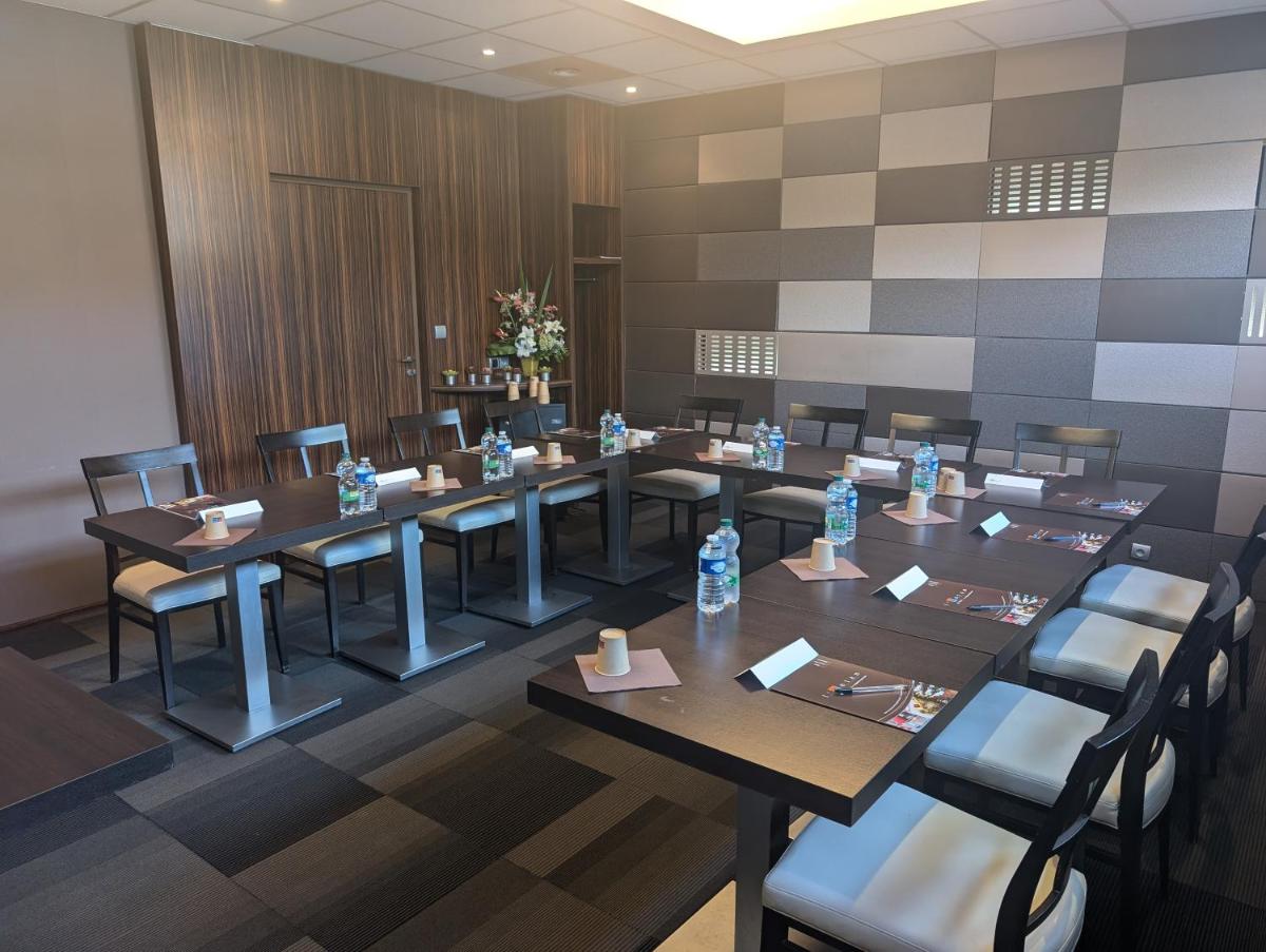 Espace de conférence ou salle de réunion dans l'établissement Hotel L'Hotan