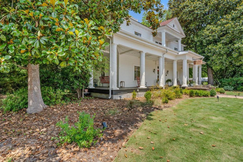 Veranda Historic Inn - Housity