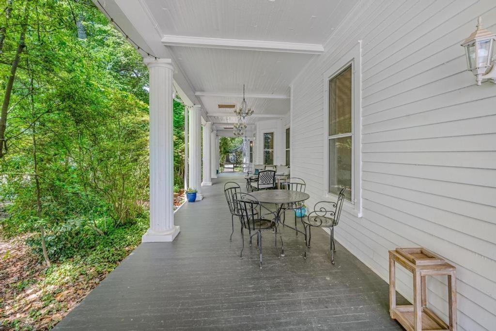 Veranda Historic Inn - Housity