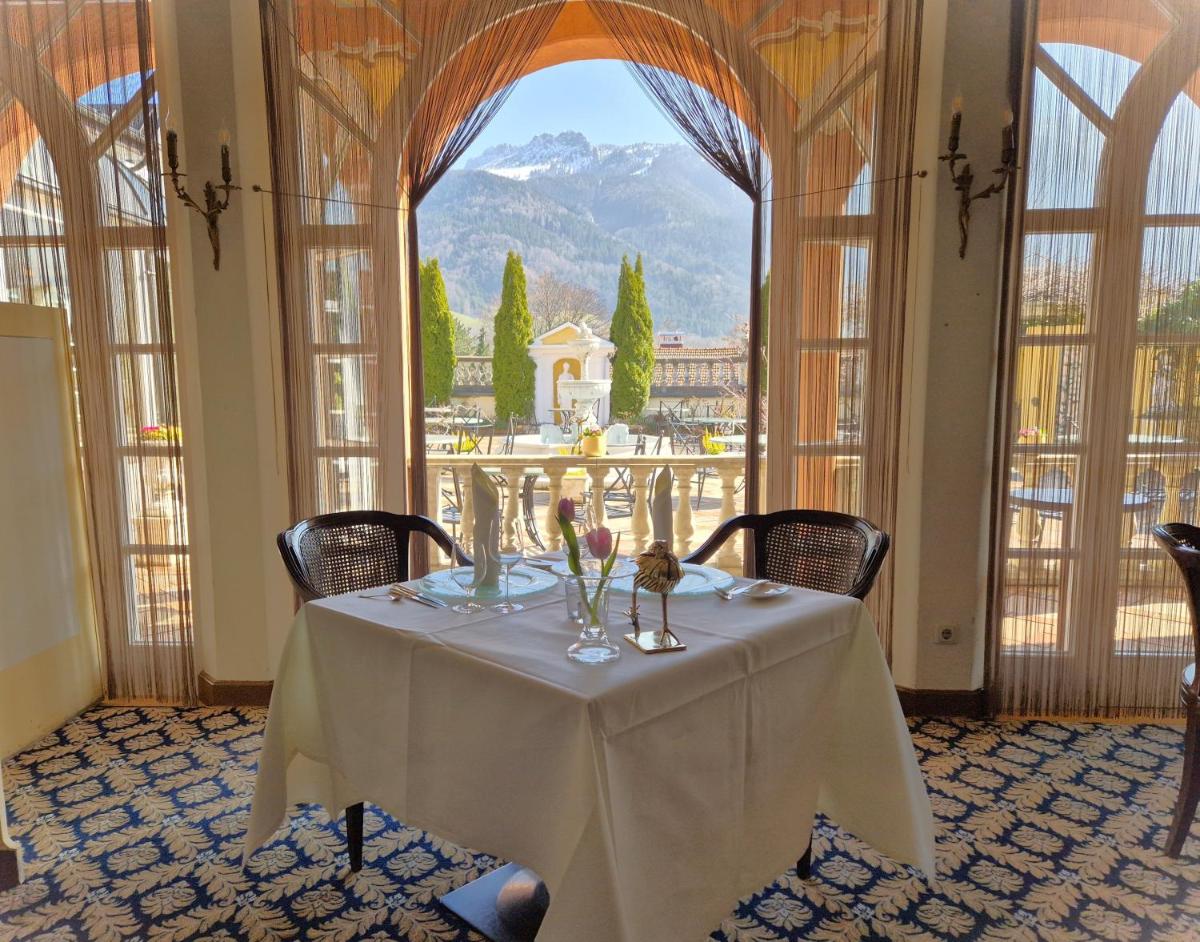 Ein allgemeiner Bergblick oder ein Berglick von des Hotels aus