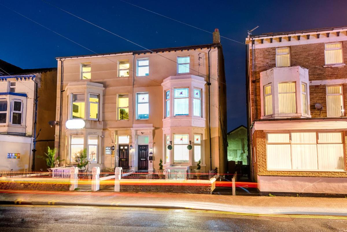 Velvet Coaster Apartments - Housity
