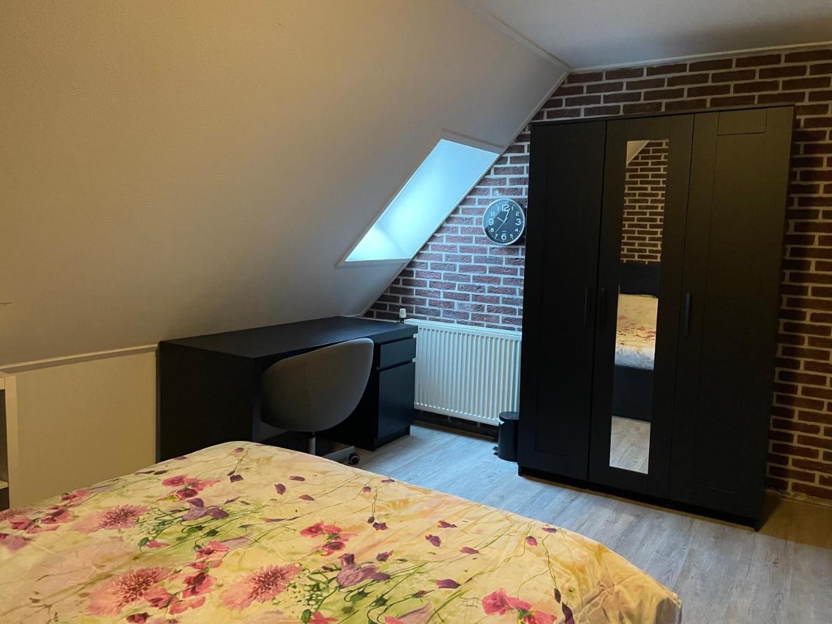 Prijs gunstig kamerverhuur, op karakteristieke paarden boerderij aan de rand van Dokkum - Housity