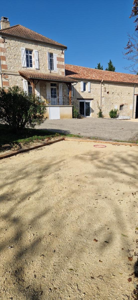 Maison de campagne, bord de lac, piscine, billard 11 per - Housity