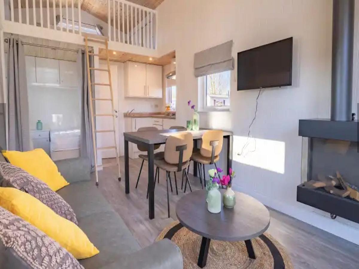Cozy tiny house, fireplace, Maastricht at 30km - Housity
