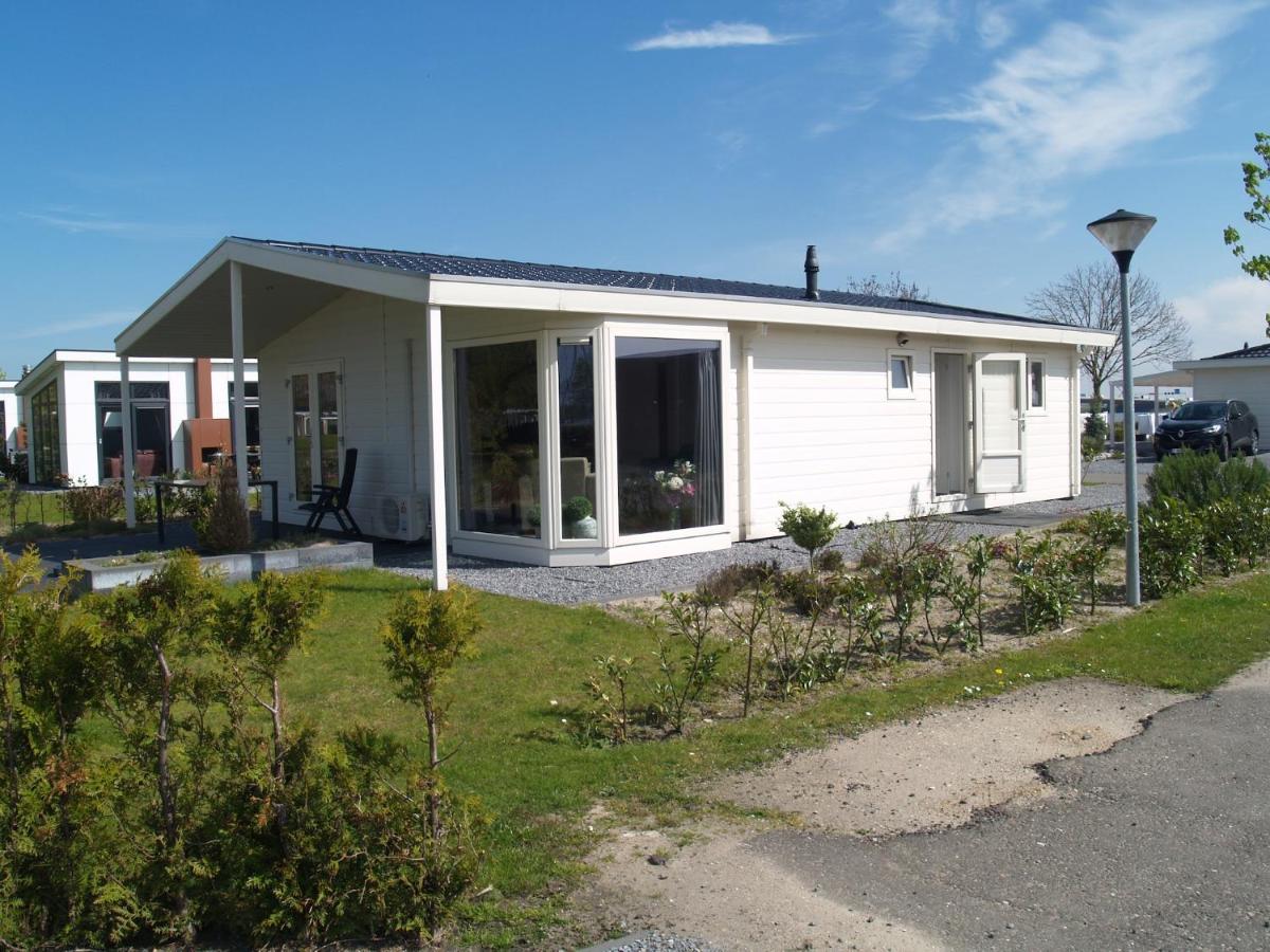 Detached chalet 30km from Maastricht - Housity