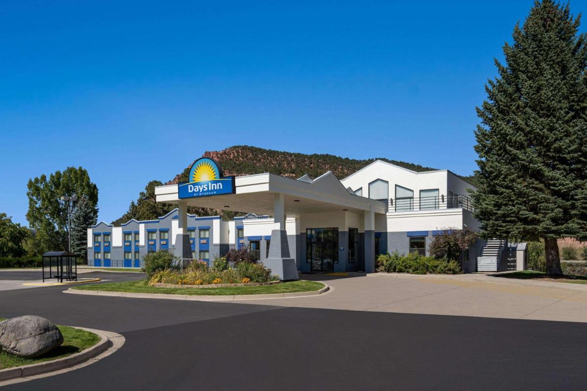Days Inn by Wyndham Carbondale - Housity