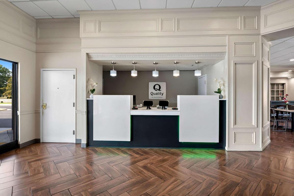 Quality Inn & Suites Fayetteville I-95 - Housity