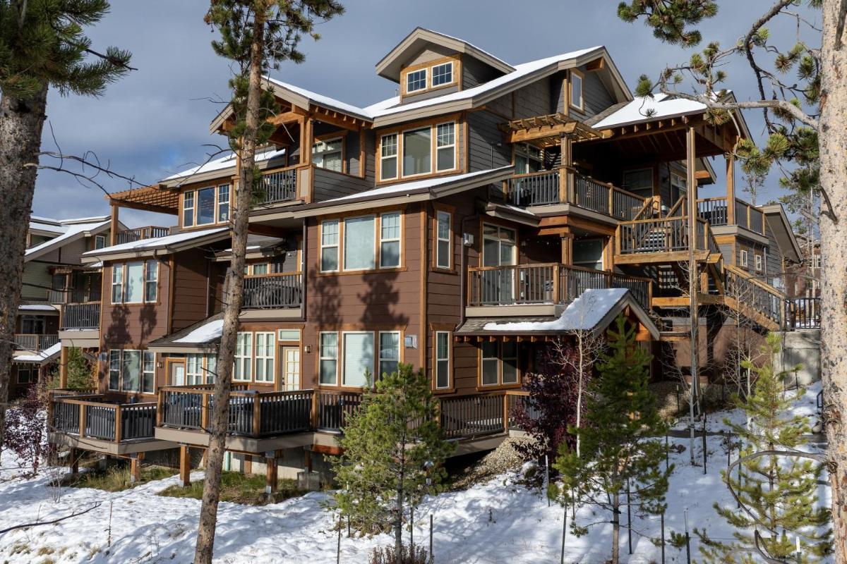 Cozens Pointe E 102 condo - Housity