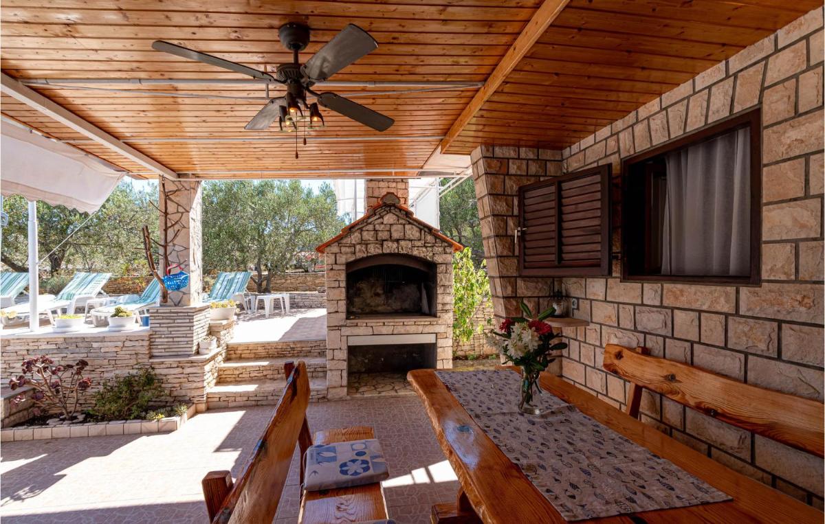 Holiday Home Tankaraca Bb Cr - Housity