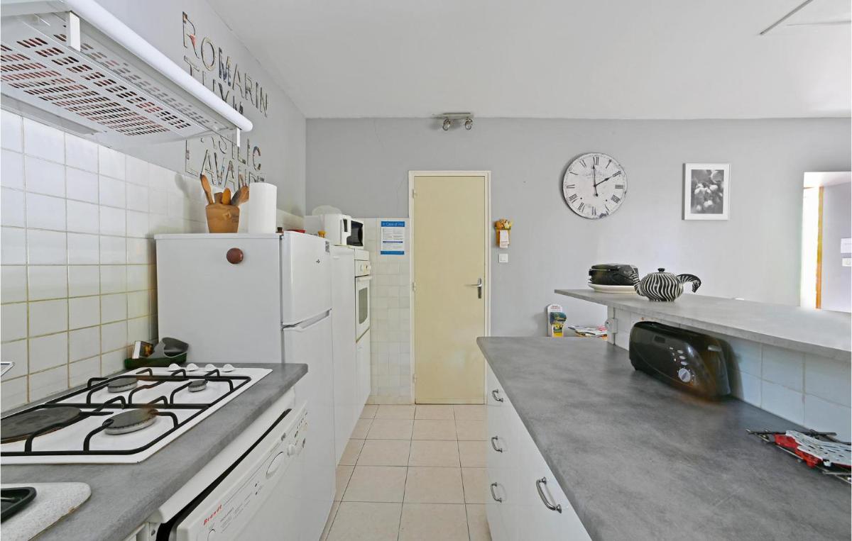 3 Bedroom Nice Home In Mazan - Housity