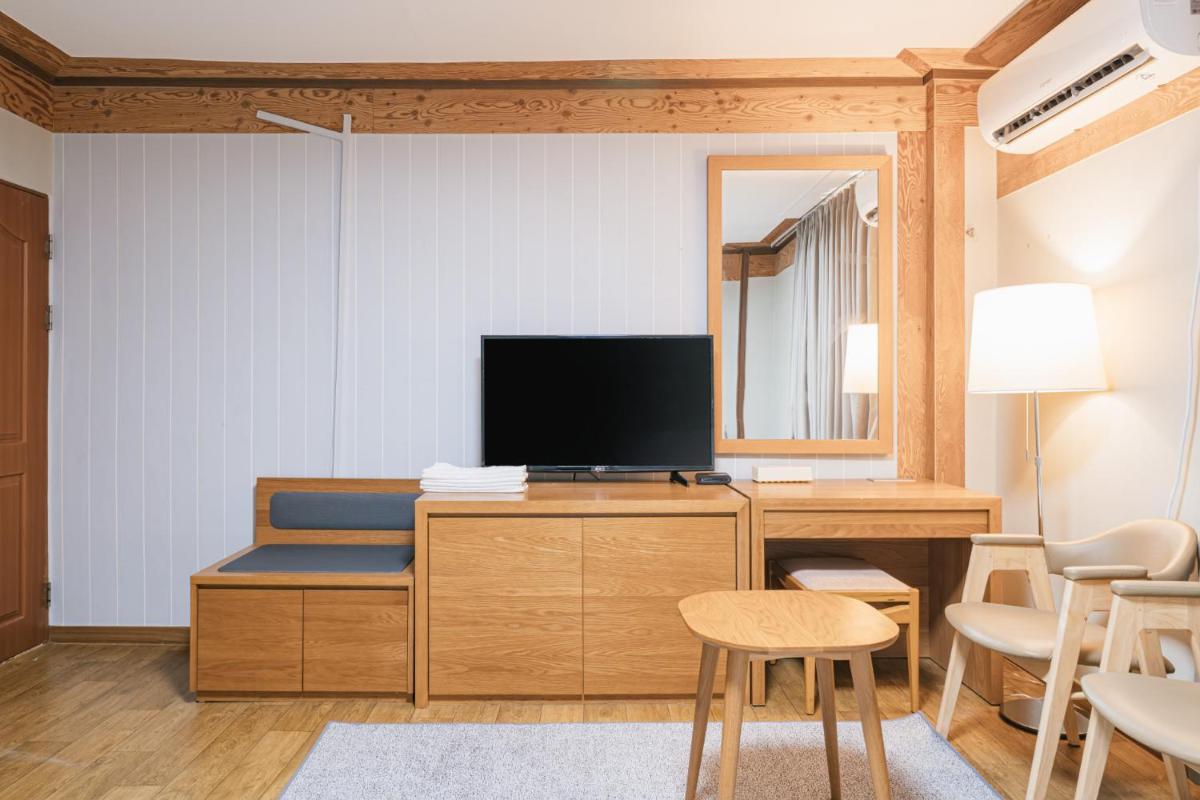 Jeju Miracle Hotel - Housity