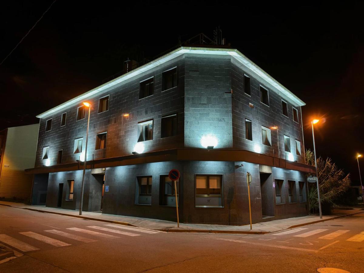 Hotel Sant Celoni - Housity