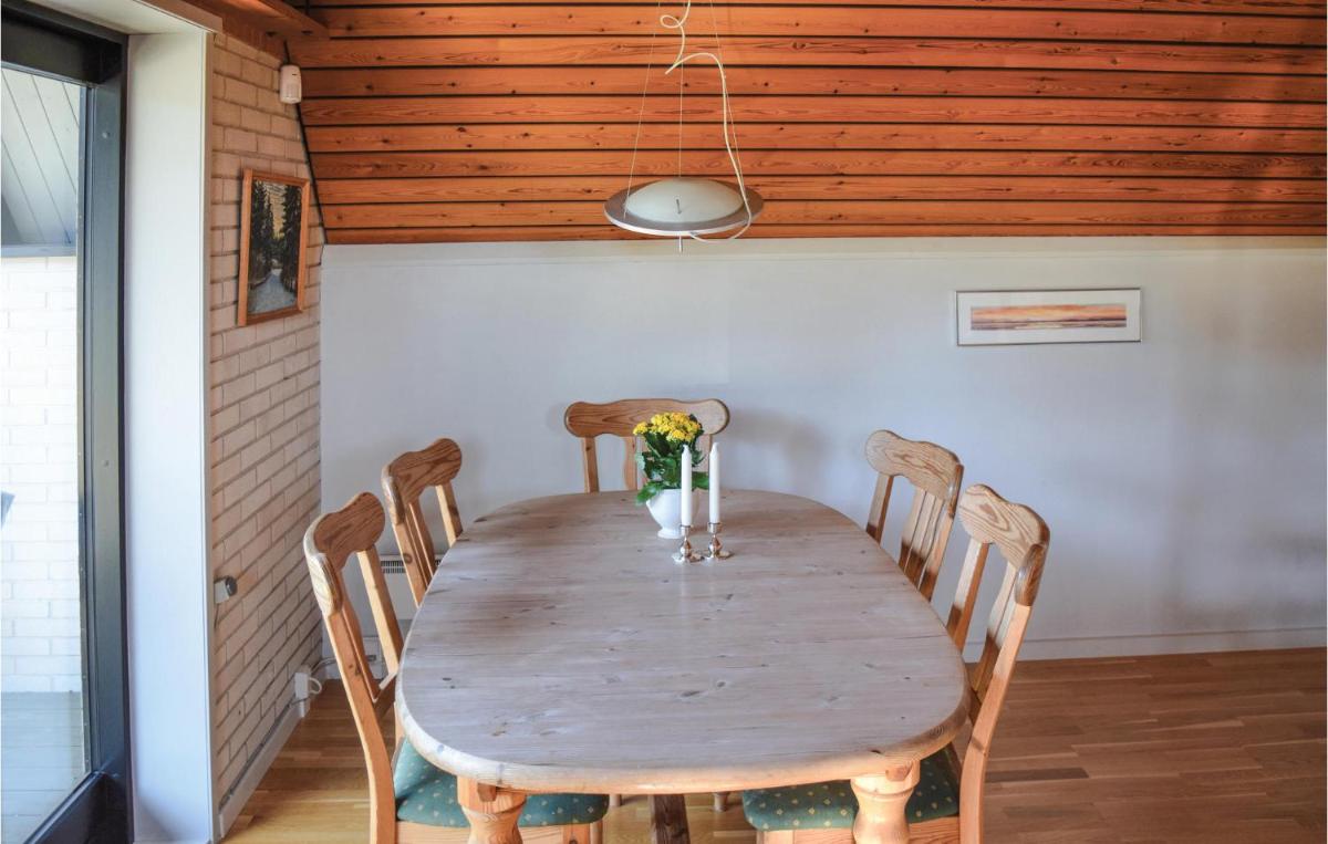 Three-Bedroom Holiday Home In Hadsund - Housity