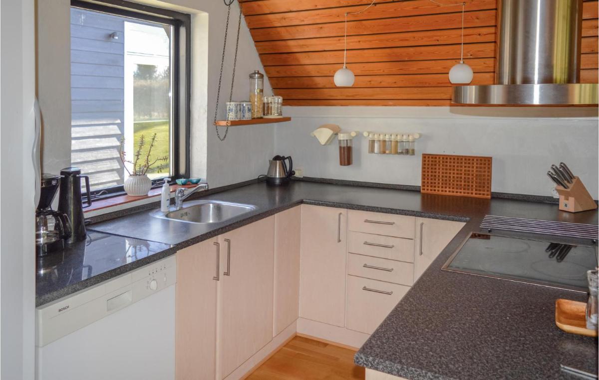 Three-Bedroom Holiday Home In Hadsund - Housity