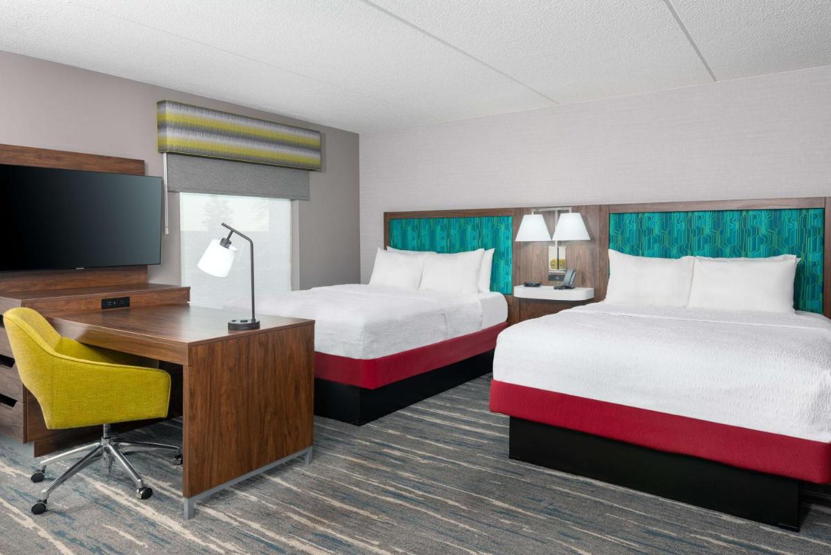 Hampton Inn & Suites Cleveland-Beachwood - Housity
