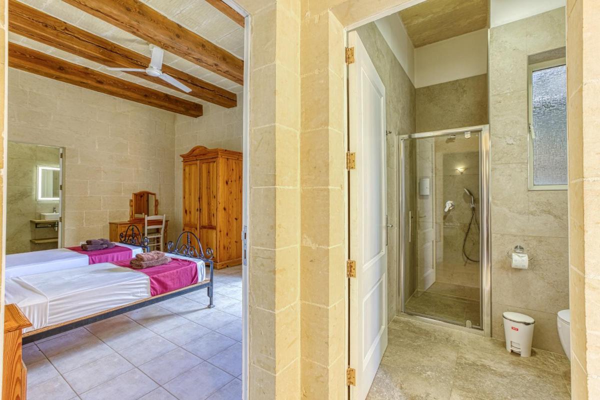 Villagg tal-Fanal - Housity