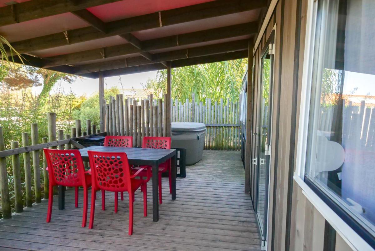 Camping Les Brillas - Housity