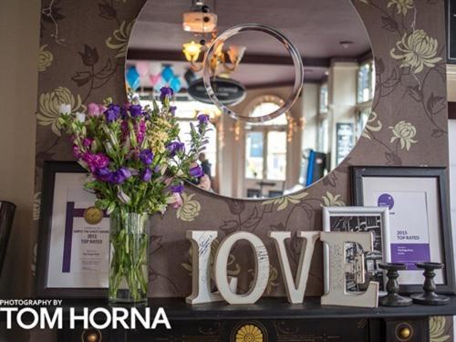 The Kings Arms - Hizvo