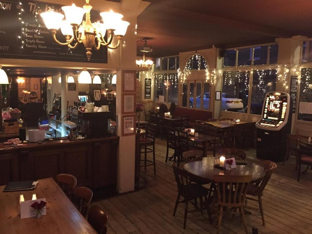 The Kings Arms - Hizvo