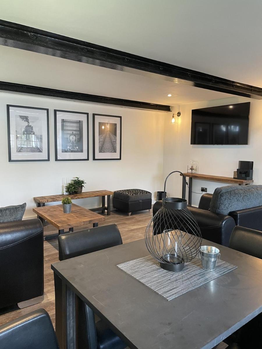 Booking Urban at Halstead - Housity