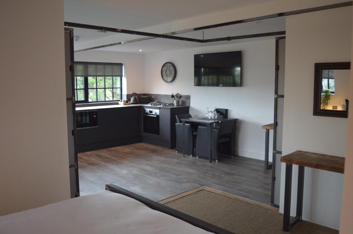 Booking Urban at Halstead - Housity