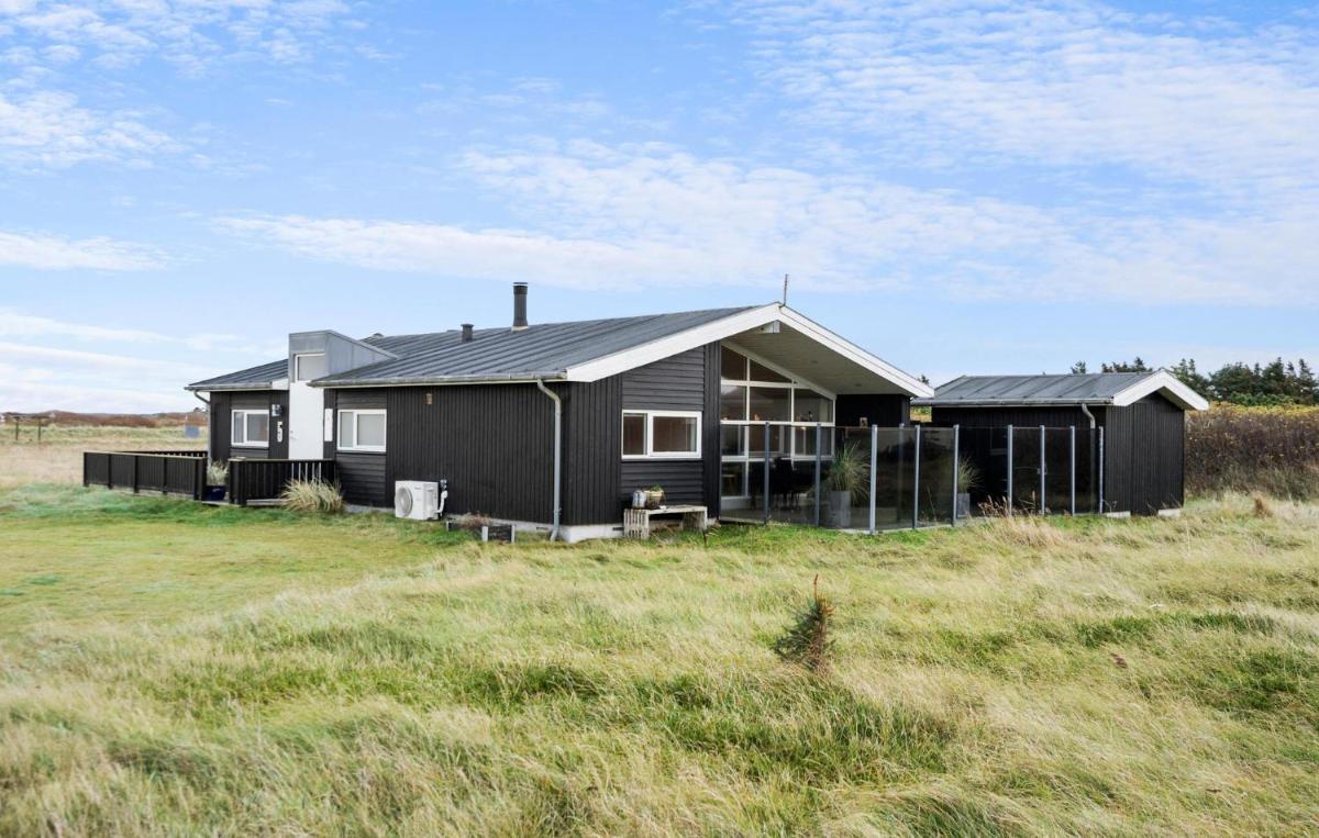 Gorgeous Home In Harboøre With Wifi - Housity