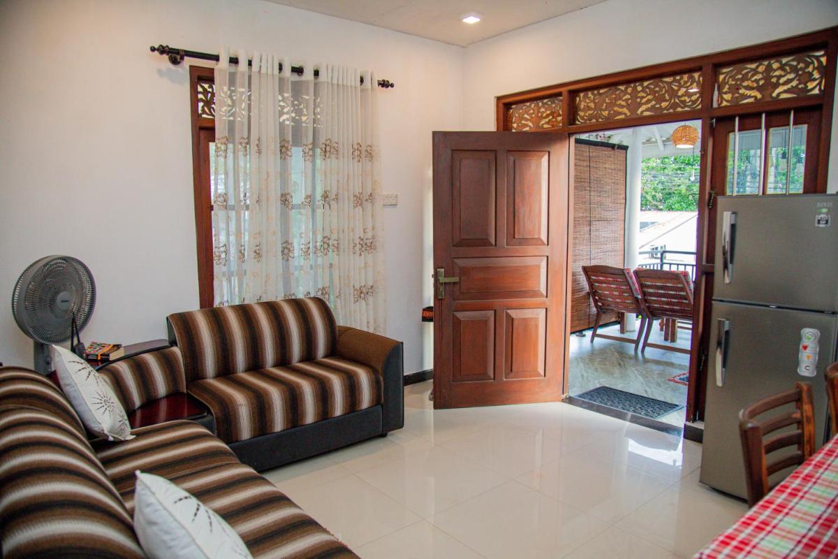 Shiny Villa - Housity