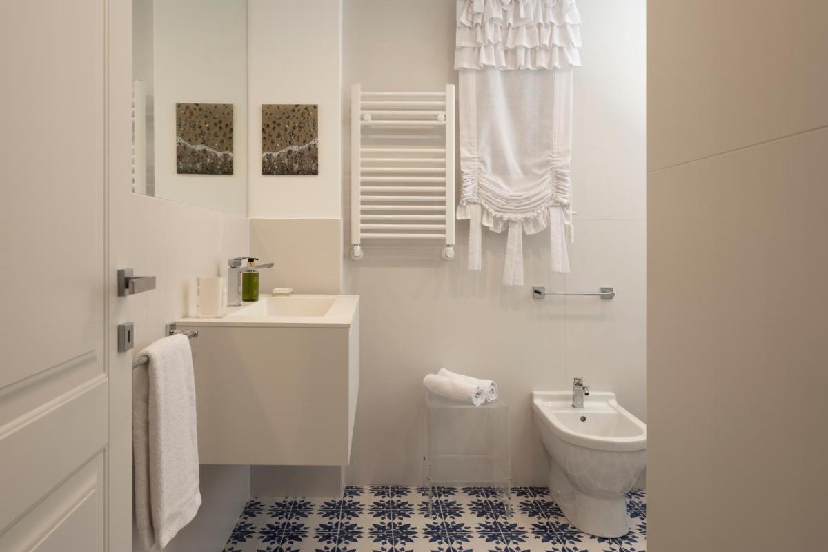 Chiaia Luxury Apartment - Housity