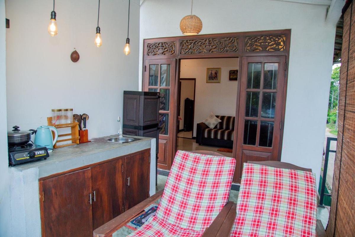 Shiny Villa - Housity
