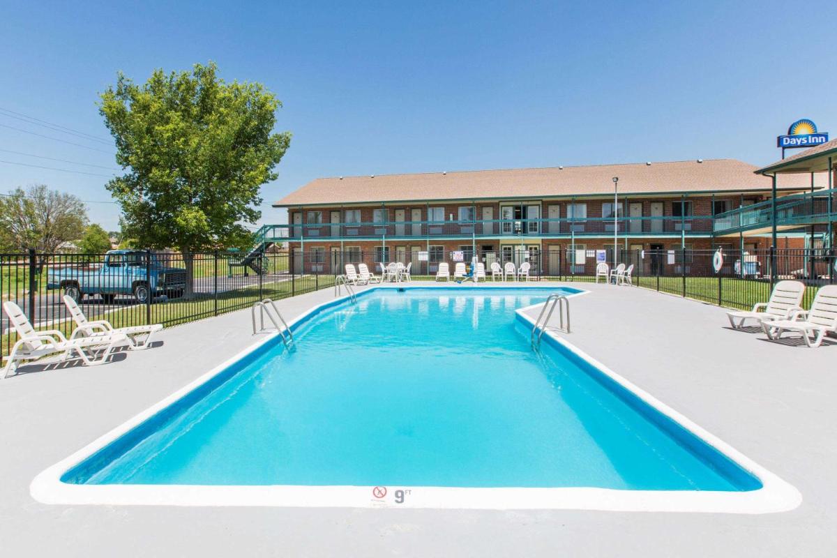 Days Inn by Wyndham Hays - Housity
