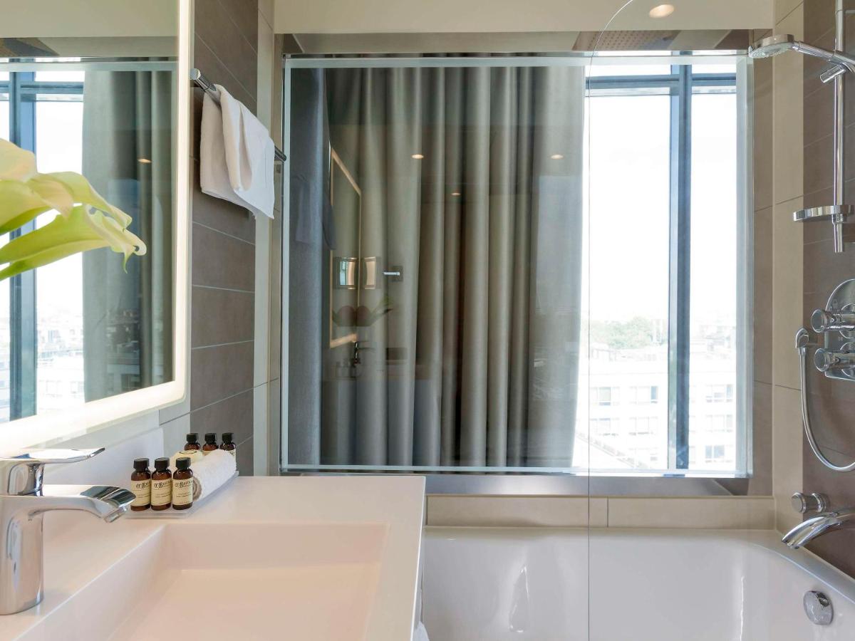 Salle de bains dans l'établissement Pullman Paris Centre - Bercy