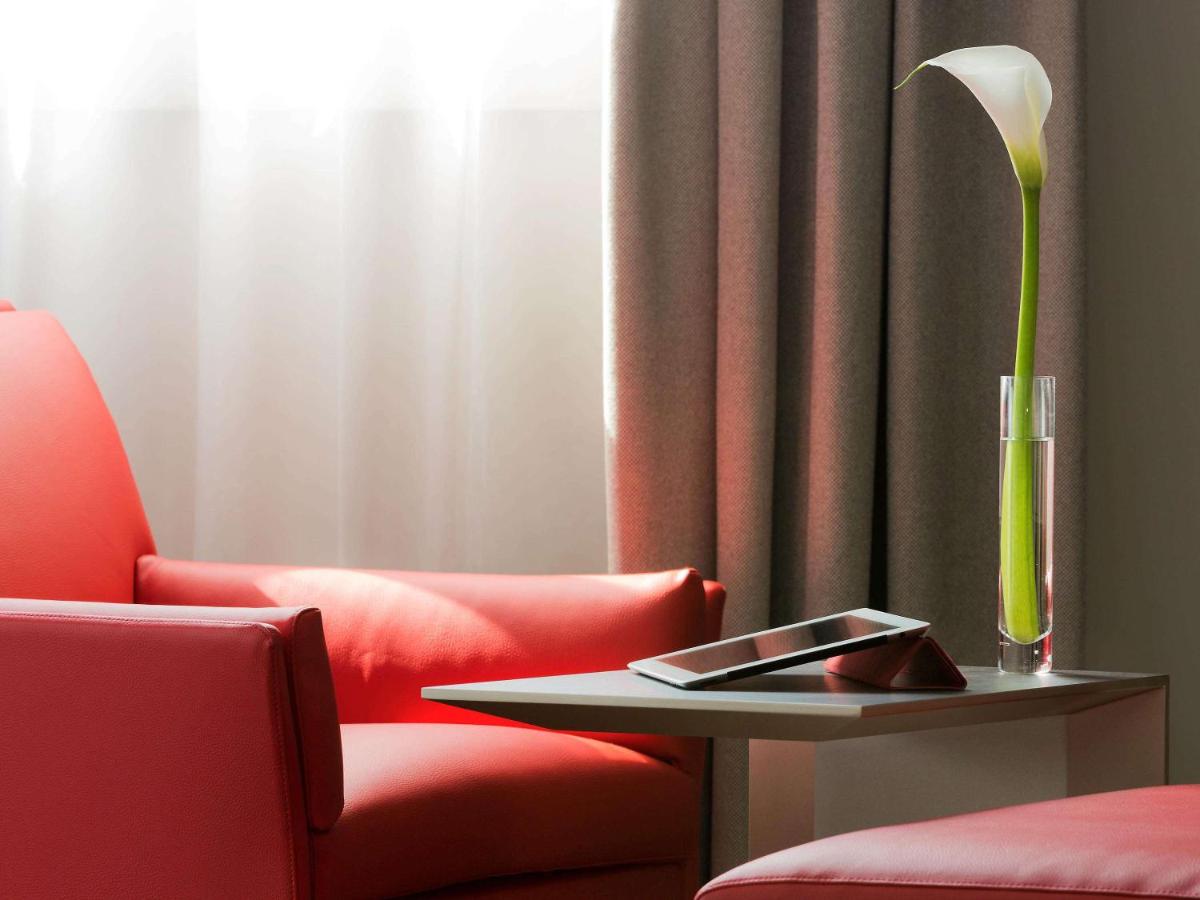 Coin salon dans l'établissement Pullman Paris La Défense