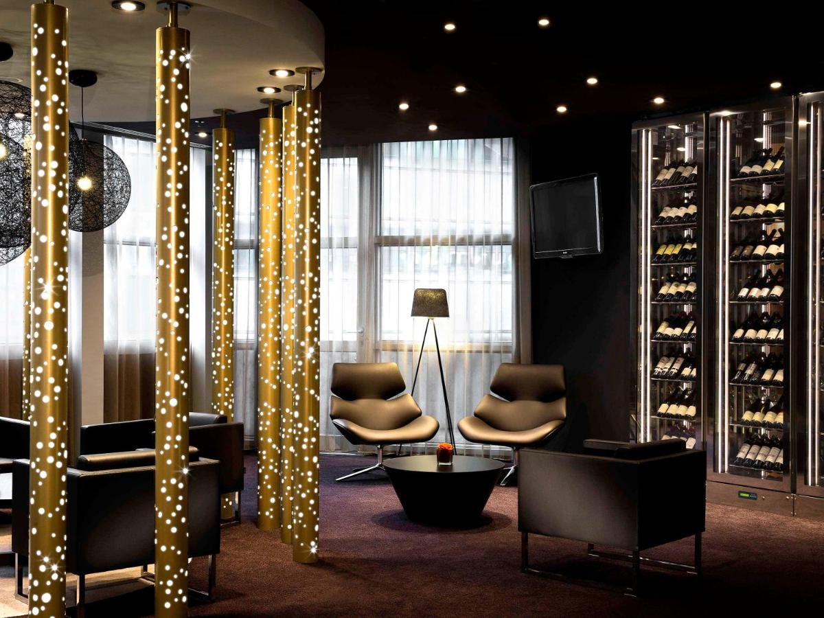Coin salon dans l'établissement Pullman Paris La Défense