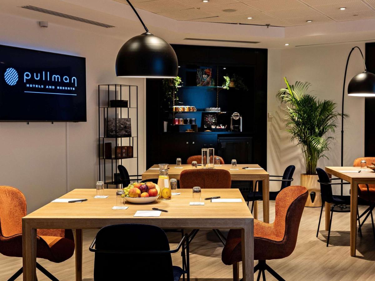 Restaurant ou autre lieu de restauration dans l'établissement Pullman Paris La Défense