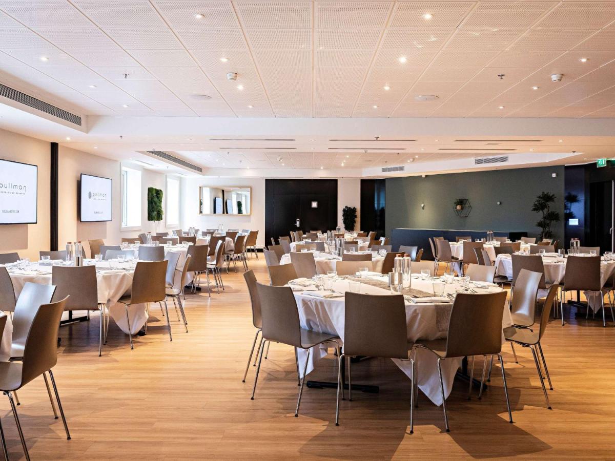 Restaurant ou autre lieu de restauration dans l'établissement Pullman Paris La Défense
