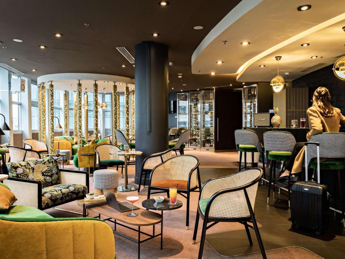 Coin salon dans l'établissement Pullman Paris La Défense