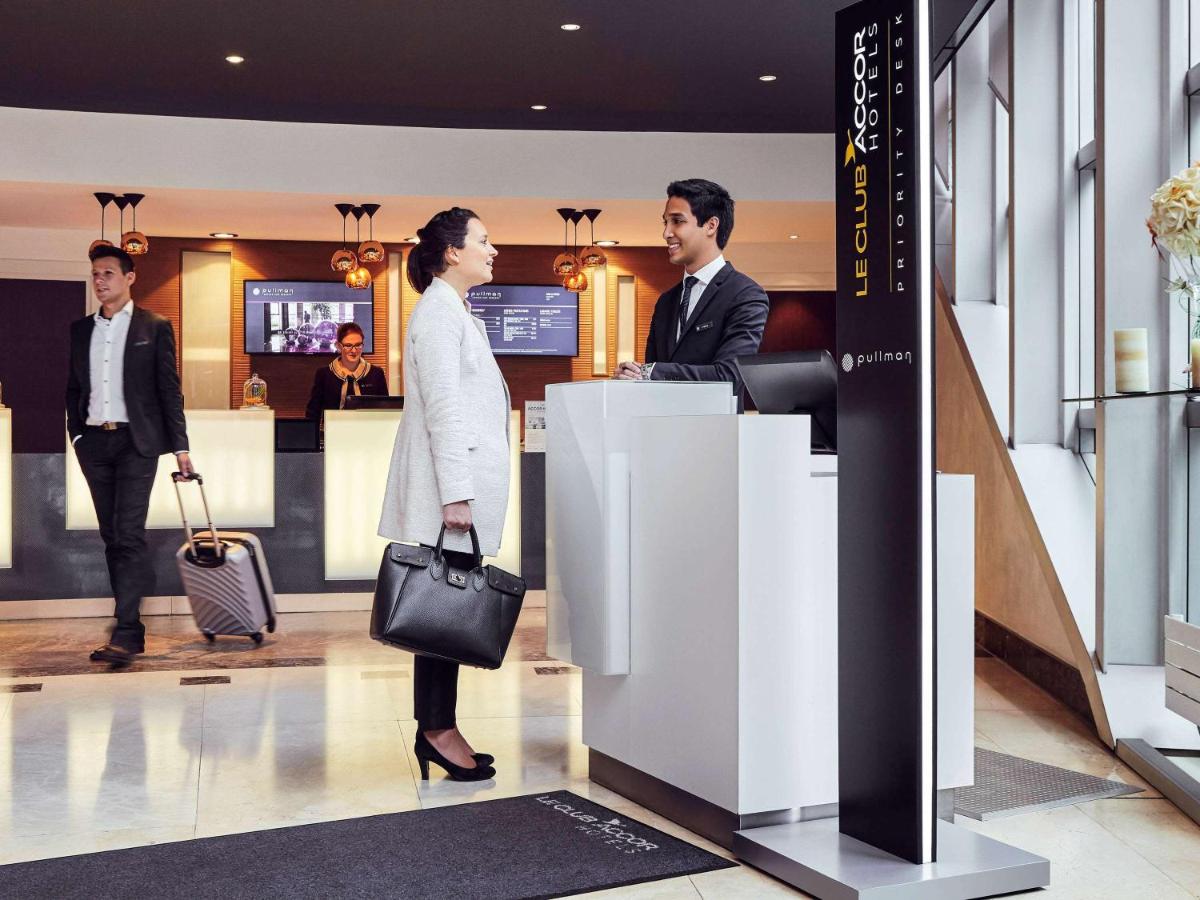 Clients de l'établissement Pullman Paris La Défense