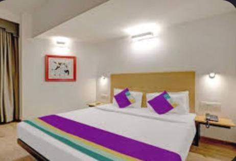 Blossom Rooms Hotel Vashishtha - Free Lunch or Dinner- free Breakfast - Hizvo