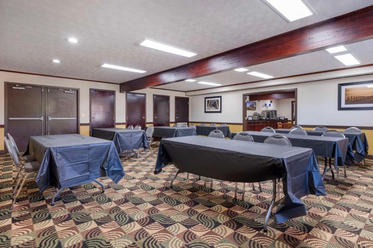 Best Western Campbellsville Inn - Housity